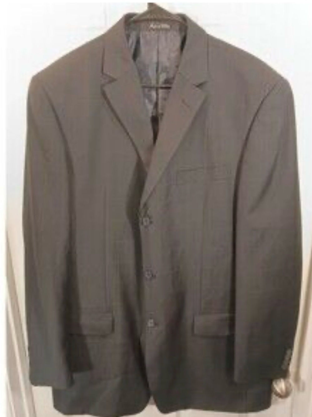Men's Classic Three-Button  lineage tan Suit Jacket